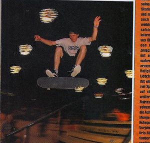 Guy skating with Droors shirt and Puma Sneaker